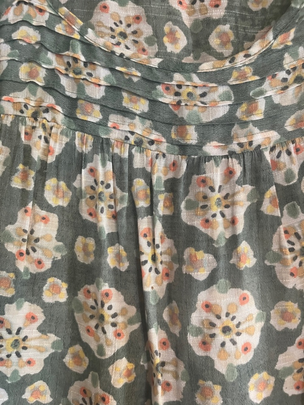 LC Lauren Conrad green Floral Pintuck Peasant Blouse - Picture 2 of 3
